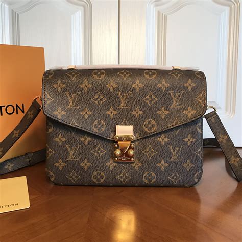 louis vuitton logo tas|louis vuitton baggy.